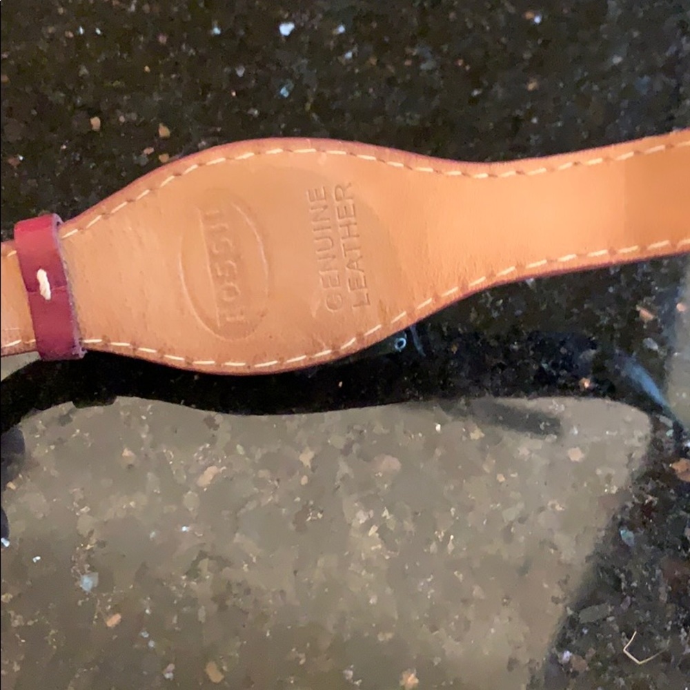 Women’s Fossil watch - Picture 3 of 3